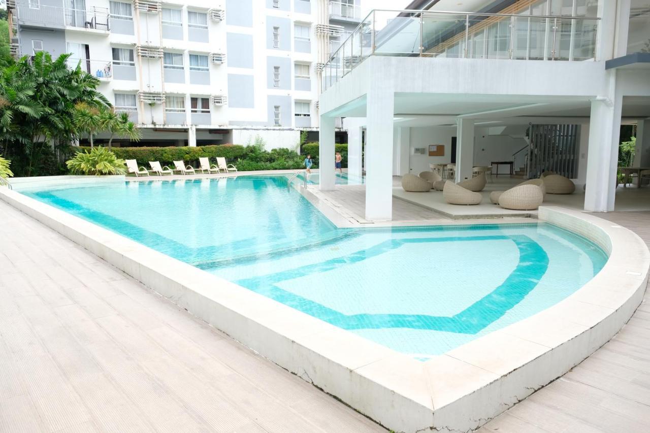 2-Bedroom Boutique City Condo - Newly Renovated! Cebu Exterior photo